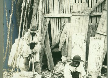 Gypsy bucket-makers from Geoagiu – Hunedoara